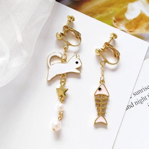 Fashion cat fish bone asymmetry earrings Gold stars Black cat earrings female popular cat eat the fish stud earrings for women